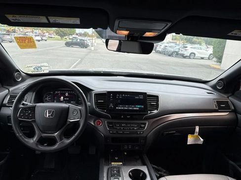 Used 2024 Honda Passport EX-L image 11