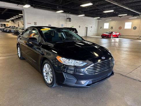 Used 2020 Ford Fusion SE FWD image 4