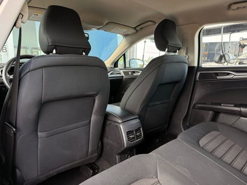Used 2019 Ford Fusion SE FWD image 15