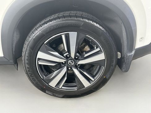 Used 2021 Nissan Rogue Platinum image 11