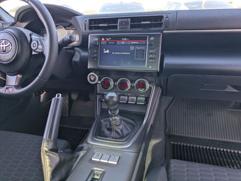 Used 2024 Toyota GR86 image 15