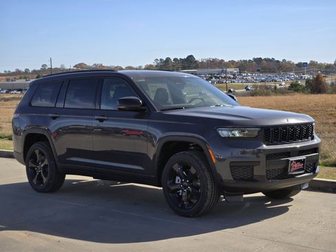 New 2025 Jeep Grand Cherokee L Altitude AWD/4WD image 1