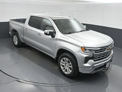 Used 2022 Chevrolet Silverado 1500 LTZ w/ Technology Package AWD/4WD image 37