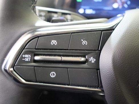 New 2026 Chevrolet Equinox LT w/ Safety and Technology Package FWD image 30