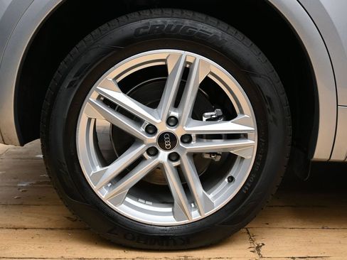 Used 2024 Audi Q5 e Premium w/ Convenience Package AWD/4WD image 12