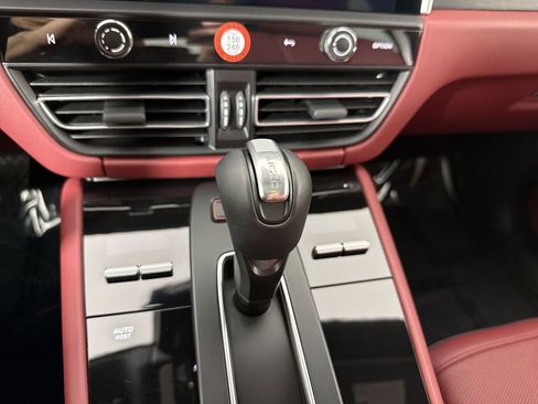 Certified 2026 Porsche Macan GTS AWD/4WD image 33