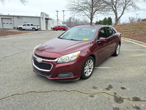 Used 2015 Chevrolet Malibu LT w/ Power Convenience Package image 3
