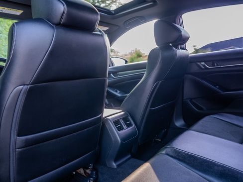 Used 2018 Honda Accord Sport image 29