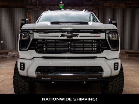 Used 2025 Chevrolet Silverado 2500 LTZ w/ Z71 Chrome Sport Edition image 4