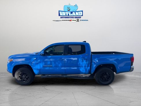 Used 2021 Toyota Tacoma SR5 RWD image 2