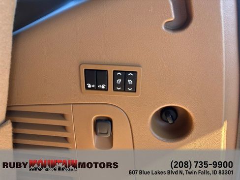 Used 2017 Cadillac Escalade Platinum AWD/4WD image 29