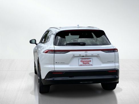 New 2026 Toyota Crown Signia AWD/4WD image 4
