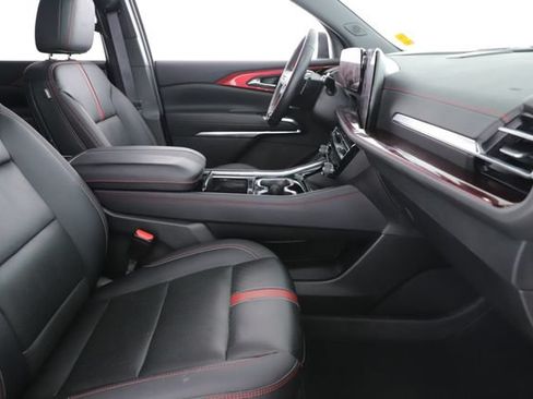 Used 2025 Chevrolet Traverse RS w/ LPO, Floor Liner Package AWD/4WD image 34