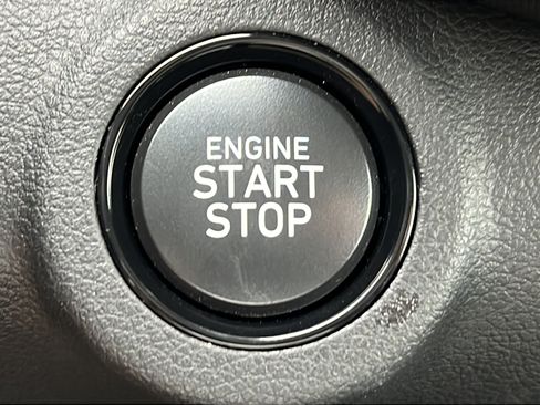 Certified 2025 Hyundai Venue Limited FWD image 24