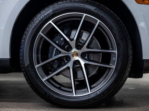 Certified 2026 Porsche Macan AWD/4WD image 20