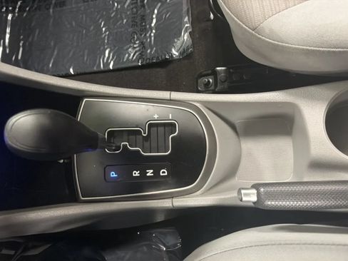 Used 2017 Hyundai Accent SE FWD image 12
