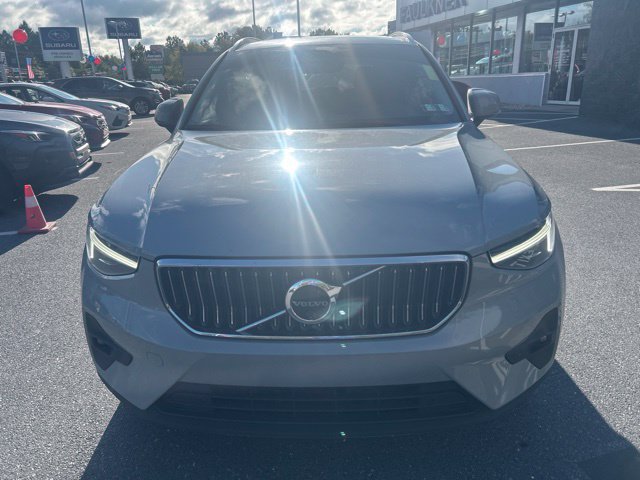 Used 2025 Volvo XC40 B5 Plus w/ Protection Package Premier AWD/4WD image 8