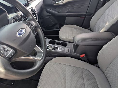 Used 2021 Ford Escape SE w/ SE Sport Appearance Package image 16