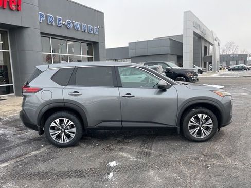 Used 2021 Nissan Rogue SV image 5