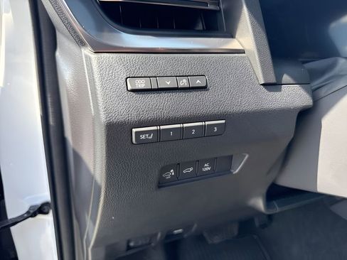 Used 2024 Lexus GX 550 AWD/4WD image 10