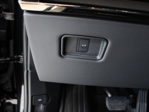 Used 2023 Land Rover Range Rover Sport SE AWD/4WD image 8