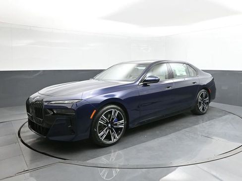 New 2025 BMW 760i xDrive w/ Executive Package image 1