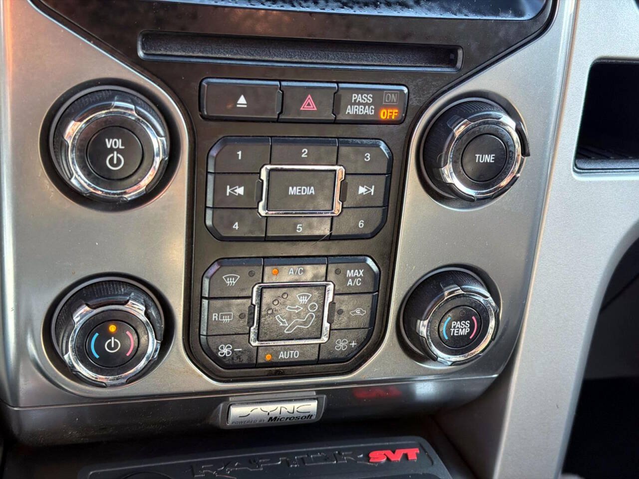 Used 2013 Ford F150 Raptor w/ Luxury Equipment Group AWD/4WD image 20