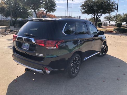 Used 2018 Mitsubishi Outlander SEL image 6