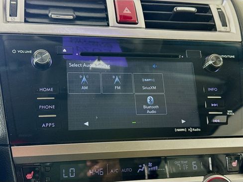 Used 2017 Subaru Outback 2.5i Premium image 16