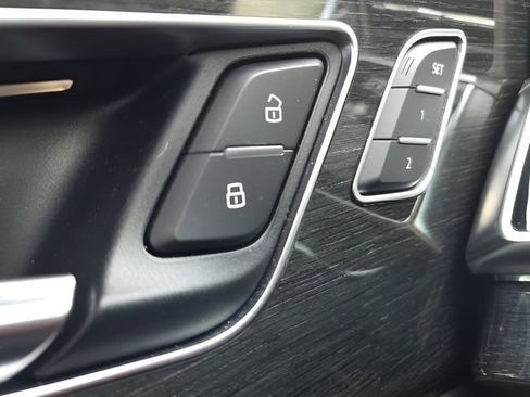 Used 2020 Audi Q7 3.0T Premium Plus w/ Premium Plus Package image 25