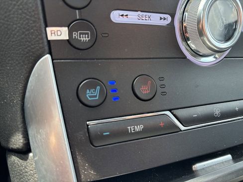 Used 2018 Ford Edge Titanium w/ Equipment Group 302A AWD/4WD image 6