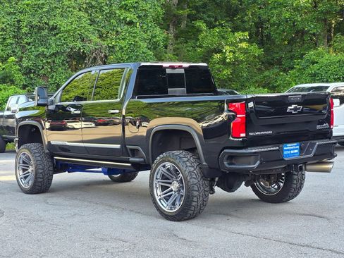 Used 2024 Chevrolet Silverado 2500 High Country w/ Technology Package AWD/4WD image 5