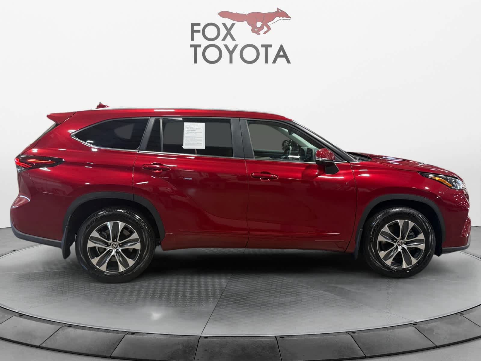Used 2025 Toyota Highlander XLE AWD/4WD image 7