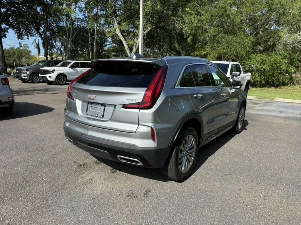 Used 2025 Cadillac XT4 Premium Luxury FWD image 10