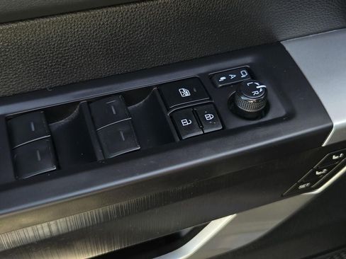 Used 2023 Toyota Sequoia Platinum AWD/4WD image 21