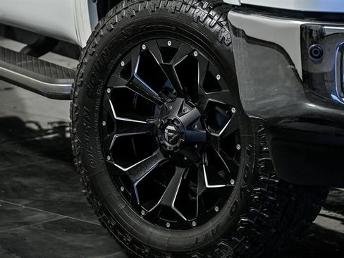 Used 2017 Nissan Titan SL w/ Texas Titan Edition AWD/4WD image 3