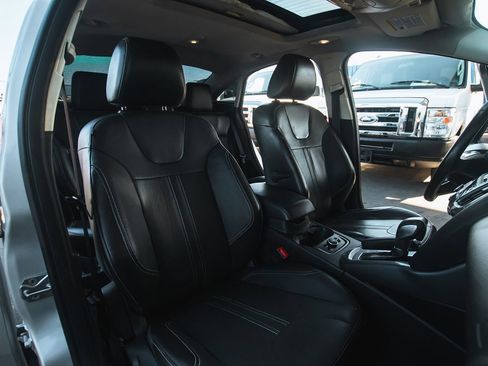 Used 2014 Ford Focus Titanium image 11