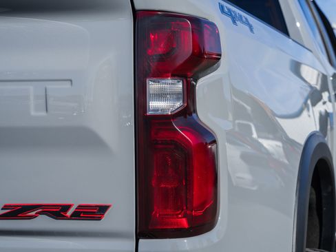 Used 2024 Chevrolet Silverado 1500 ZR2 w/ Technology Package image 7