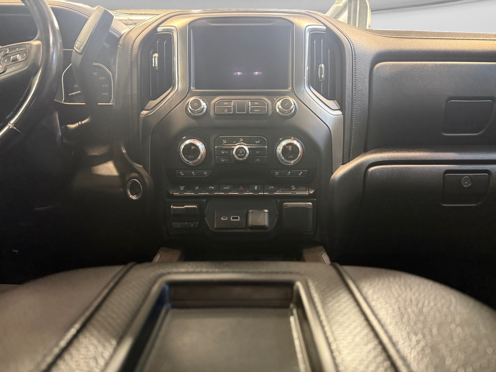 Used 2021 GMC Sierra 2500 Denali w/ Denali Ultimate Package AWD/4WD image 12