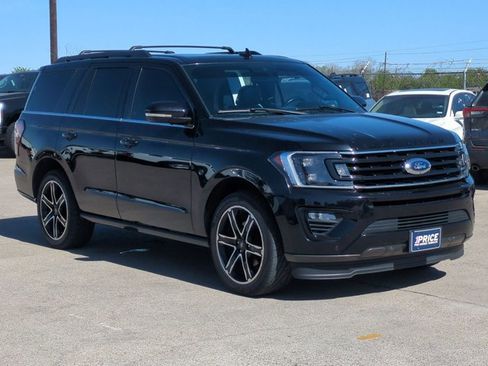 Used 2021 Ford Expedition Limited image 3