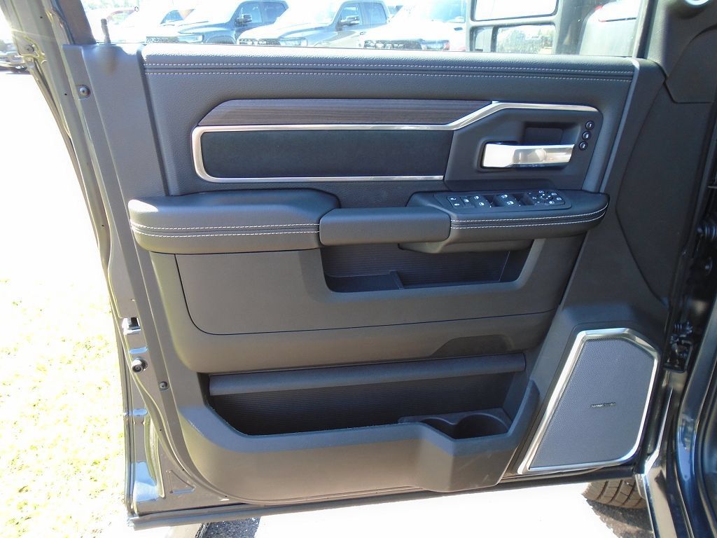 New 2026 RAM 3500 Laramie AWD/4WD image 5