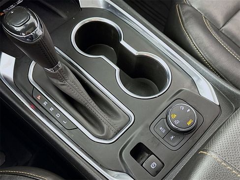 Used 2020 Chevrolet Traverse Premier image 11