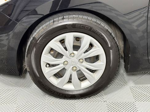 Used 2022 Hyundai Accent SE image 12