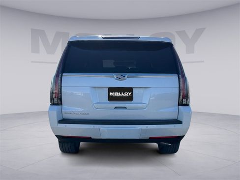 Used 2019 Cadillac Escalade ESV Luxury image 4