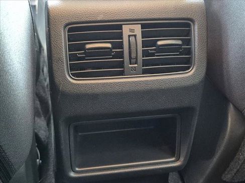 Used 2024 Nissan Rogue S AWD/4WD image 15