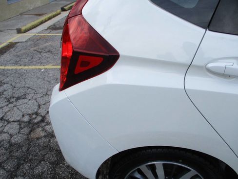 Used 2016 Honda Fit EX image 18