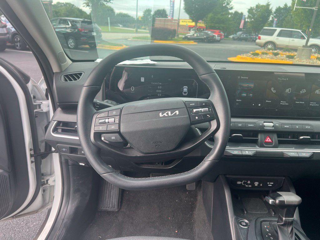 Used 2025 Kia K4 EX FWD image 18