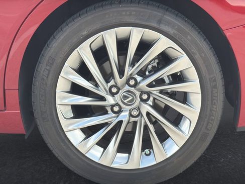 Used 2019 Lexus ES 350 Ultra Luxury w/ Accessory Package 2 FWD image 31