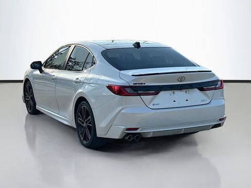 Used 2025 Toyota Camry XSE FWD image 5