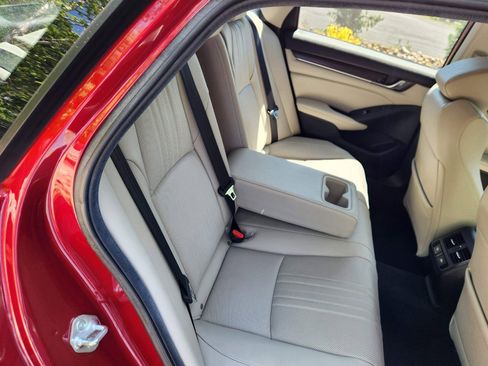 Used 2021 Honda Accord Touring image 18
